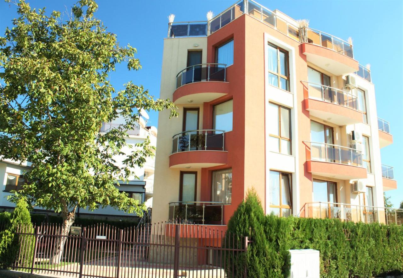 Fantasy Apartments Saint Constantine And Helena Resort Святые Константин и Елена Экстерьер фото
