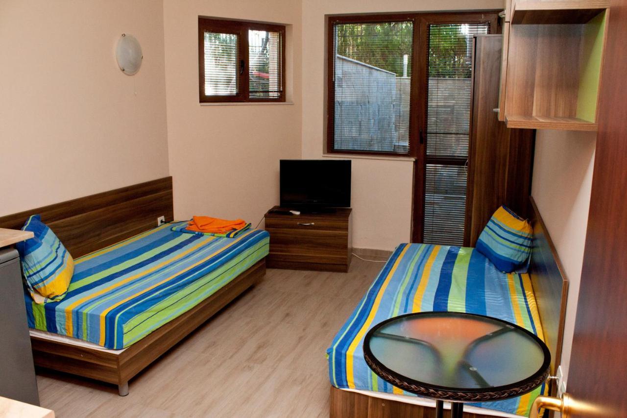 Fantasy Apartments Saint Constantine And Helena Resort Святые Константин и Елена Экстерьер фото