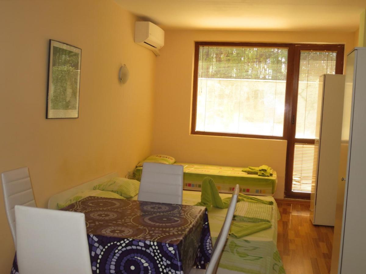 Fantasy Apartments Saint Constantine And Helena Resort Святые Константин и Елена Экстерьер фото