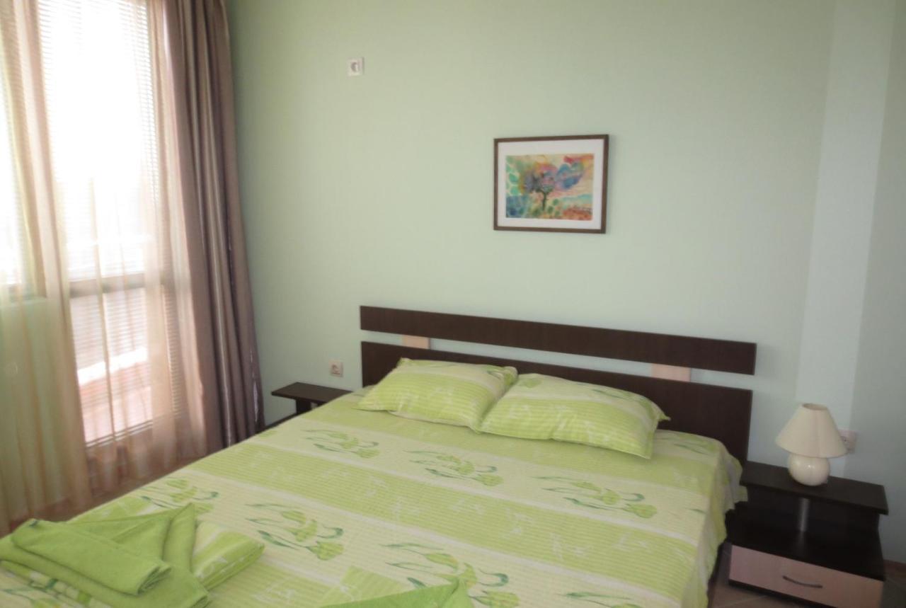 Fantasy Apartments Saint Constantine And Helena Resort Святые Константин и Елена Экстерьер фото