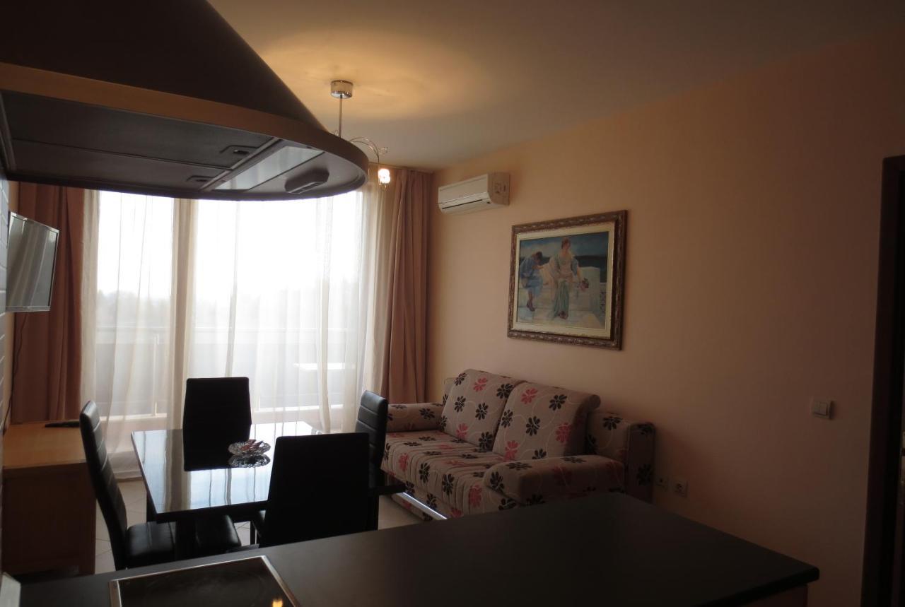 Fantasy Apartments Saint Constantine And Helena Resort Святые Константин и Елена Экстерьер фото
