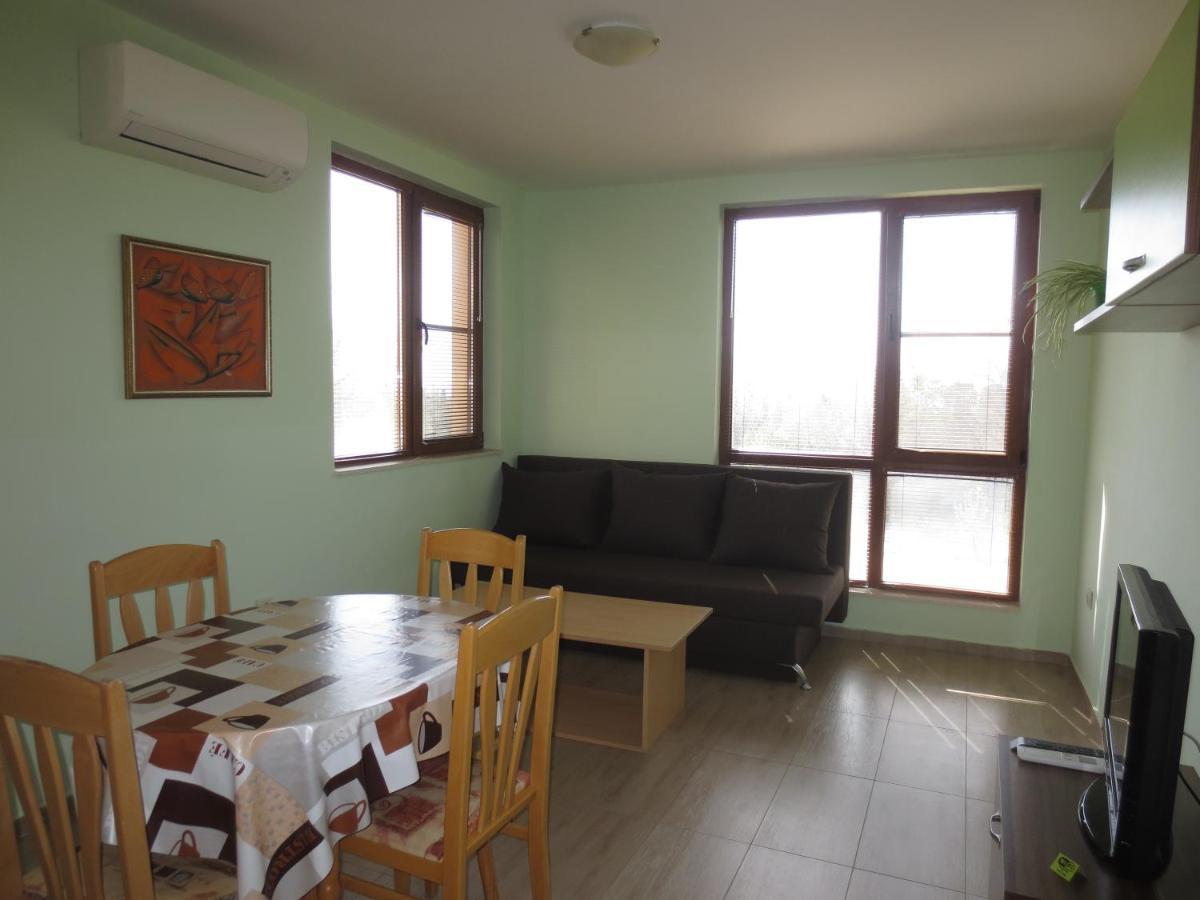Fantasy Apartments Saint Constantine And Helena Resort Святые Константин и Елена Экстерьер фото