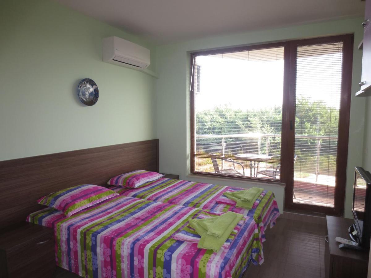 Fantasy Apartments Saint Constantine And Helena Resort Святые Константин и Елена Экстерьер фото