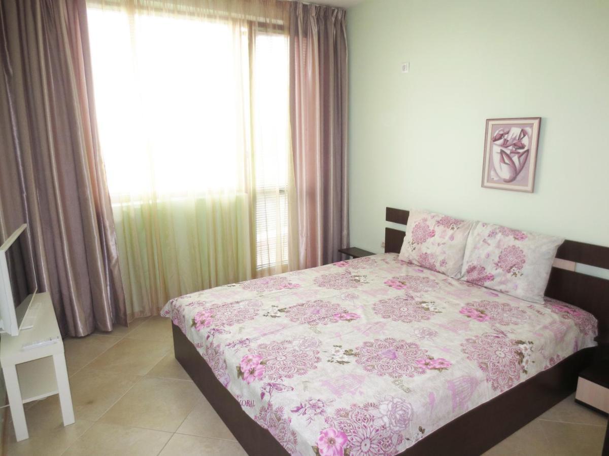 Fantasy Apartments Saint Constantine And Helena Resort Святые Константин и Елена Экстерьер фото