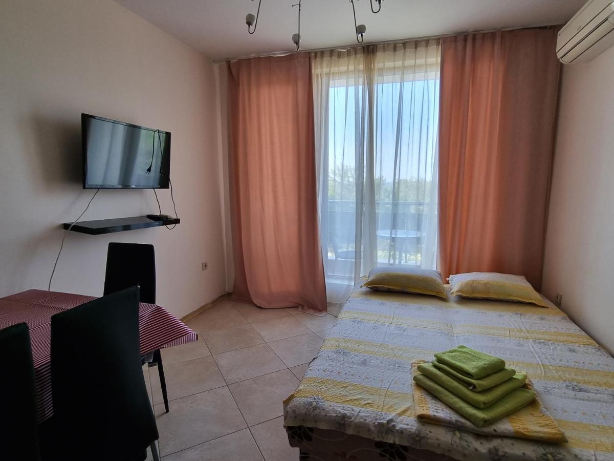 Fantasy Apartments Saint Constantine And Helena Resort Святые Константин и Елена Экстерьер фото